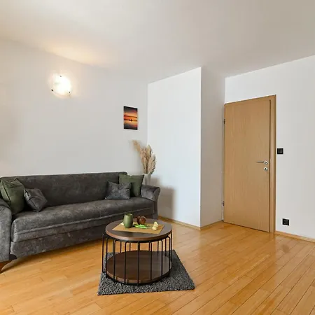 Stunning In Okrug Gornji Apartman *