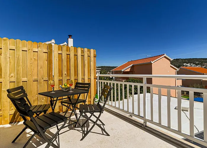 Stunning In Okrug Gornji Appartement *