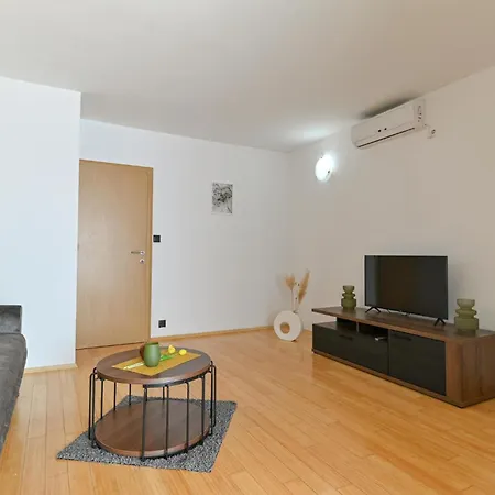 Lovely In Okrug Gornji With Wifi Appartement Trogir