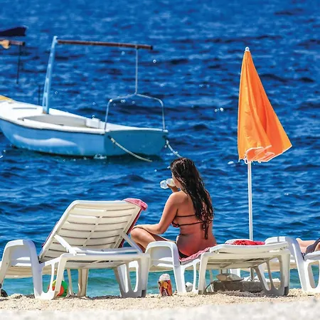 Lägenhet Stunning In Okrug Gornji Trogir