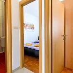 Appartement Stunning In Okrug Gornji *