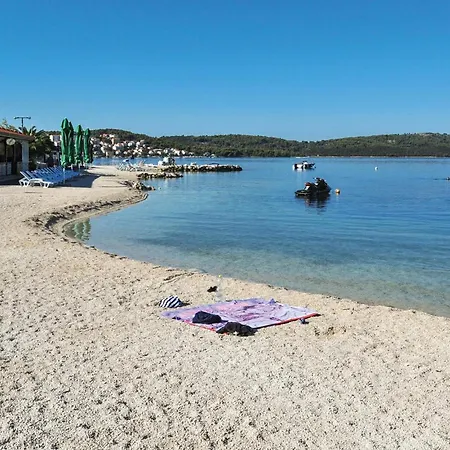 Stunning In Okrug Gornji Appartement Trogir